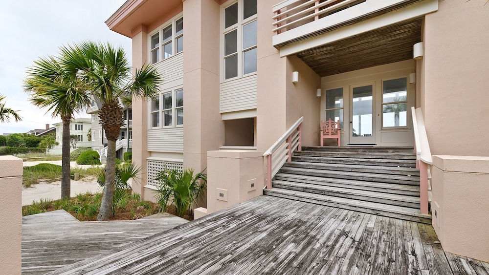 Welcome To Our Stunning Oceanfront Family Beach House 4 Bedroom Home by Peace Vacations view 5