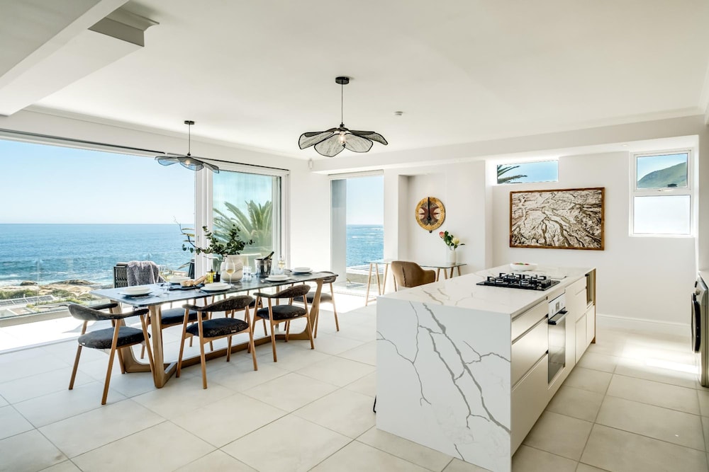 Sea View 3bed Camps Bay Apt Sapphire Tide Pad