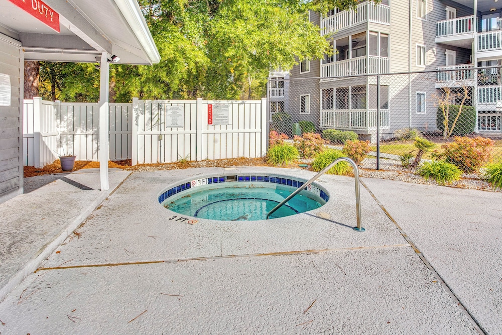 Calabash Condo: Close to Coast & Fishing