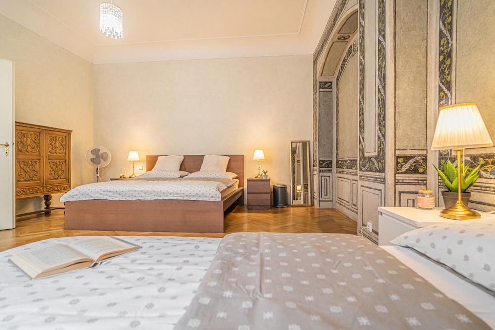 2 Bed Flat - Sleeps 6 - Pets - Wifi