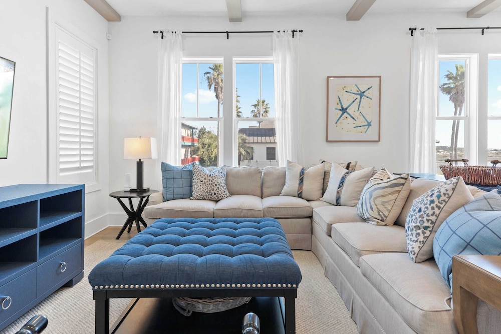 Grayt Digs by Avantstay Next to Beach, Oceanview