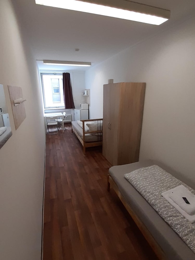 2-Rent Group Hostel Zimmer&Apartments GKP2