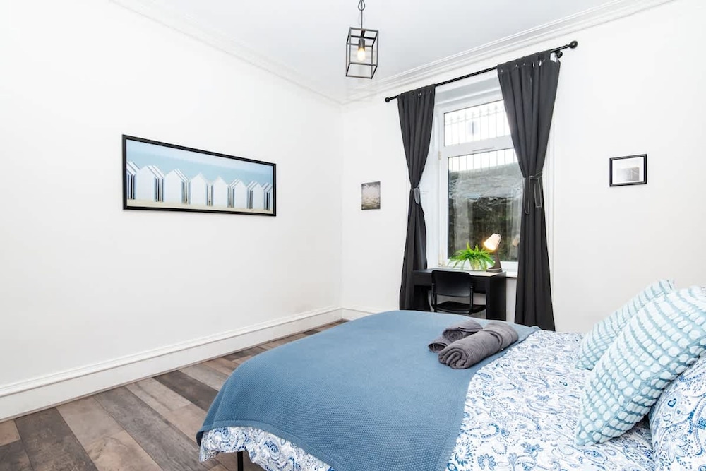 1 Bedroom Apartment-free Parking