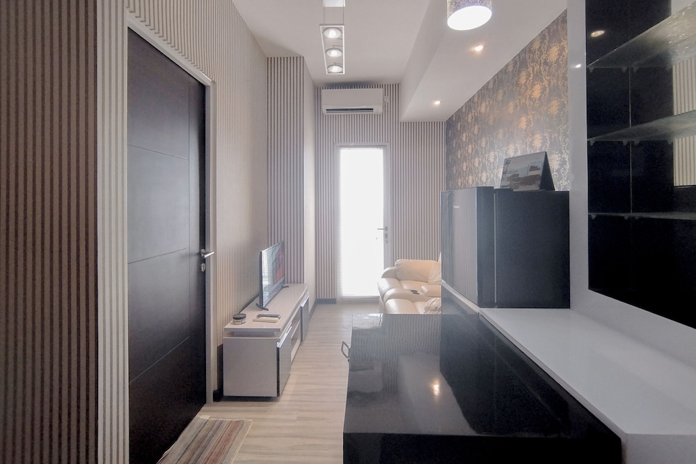 Monochromatic Modern 1Br At Tamansari Prospero Sidoarjo Apartment