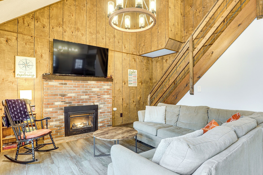 Walk to Hideout Slopes: Home w/ Game Room!