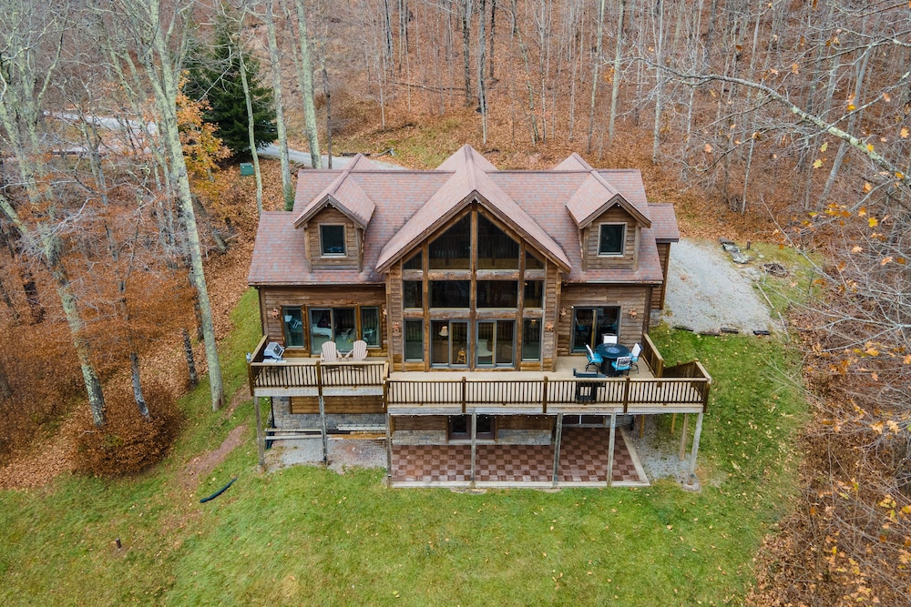 Game Room, Deck + Views: Idyllic Slaty Fork Cabin view 2