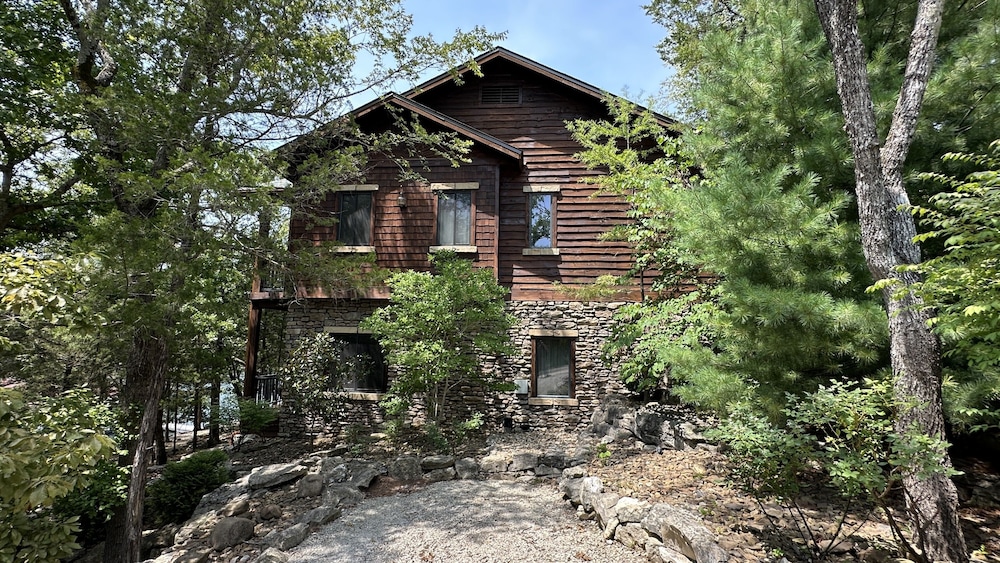 Stonewater Cove