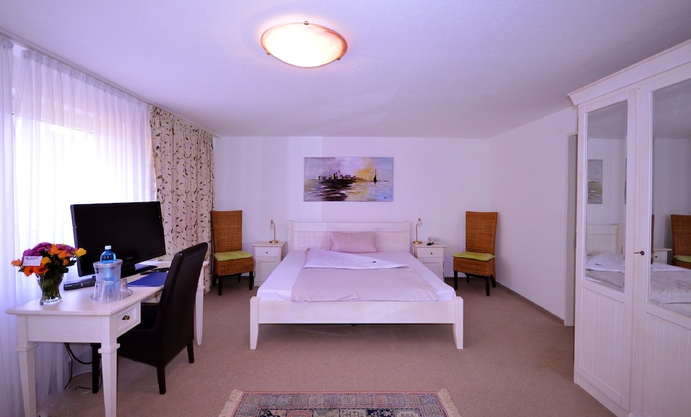Alpha Hotel Garni - Property Image 23