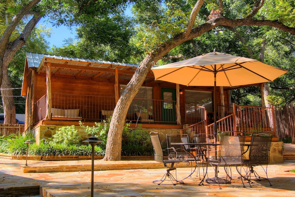The Hideout 5 Bedroom Home by RedAwning