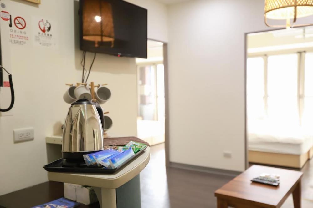 Hula Hotel - Hostel