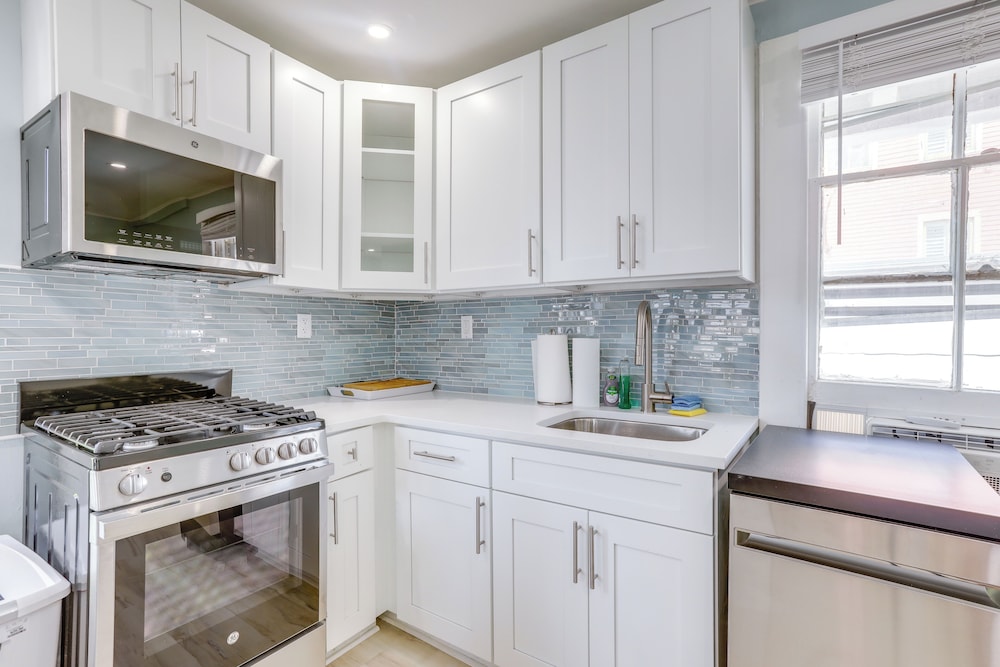 2 Blocks to Beach: Sunny Ocean Grove Apartment
