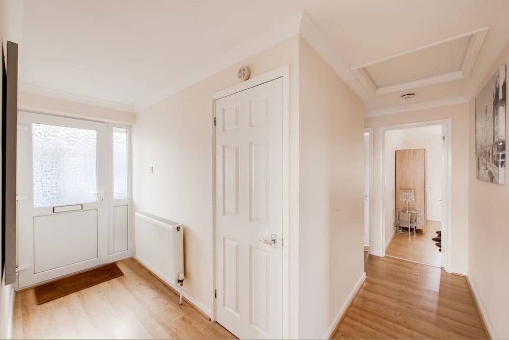 Bungalow 2 min Walk to Beach and sea Sleeps 6 view 2