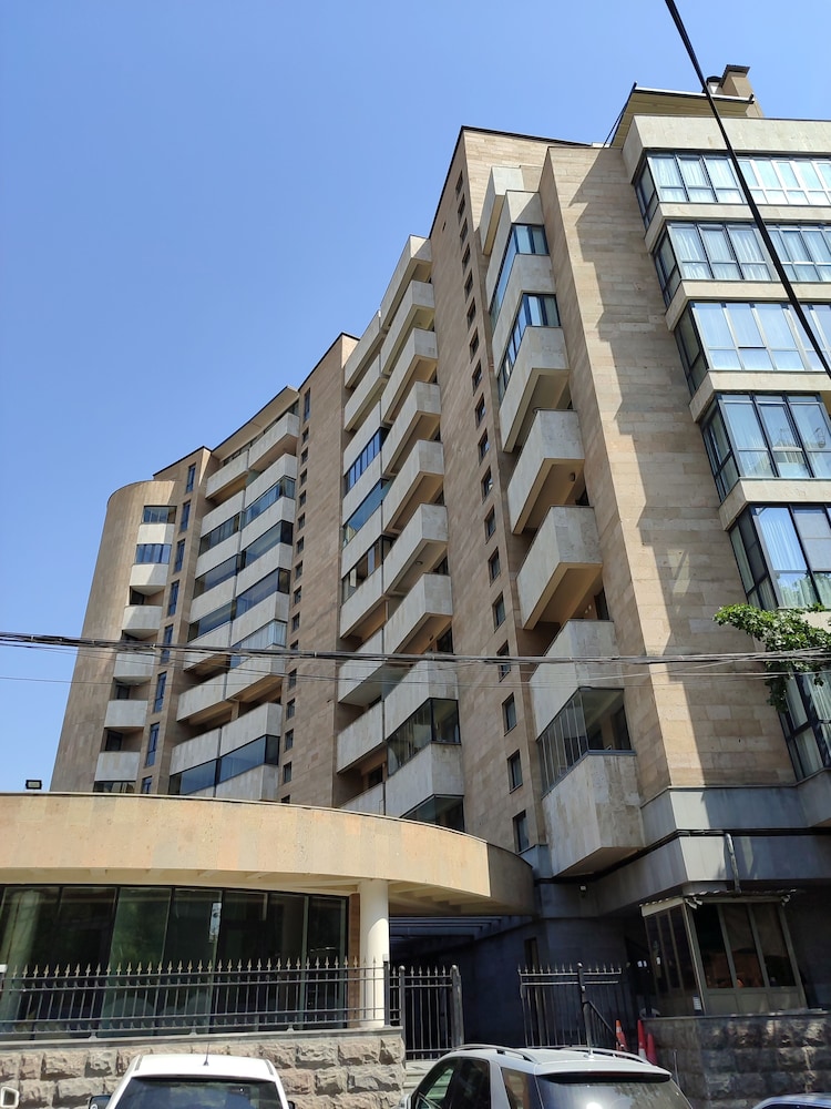 Apartments by Luxe Group DE114