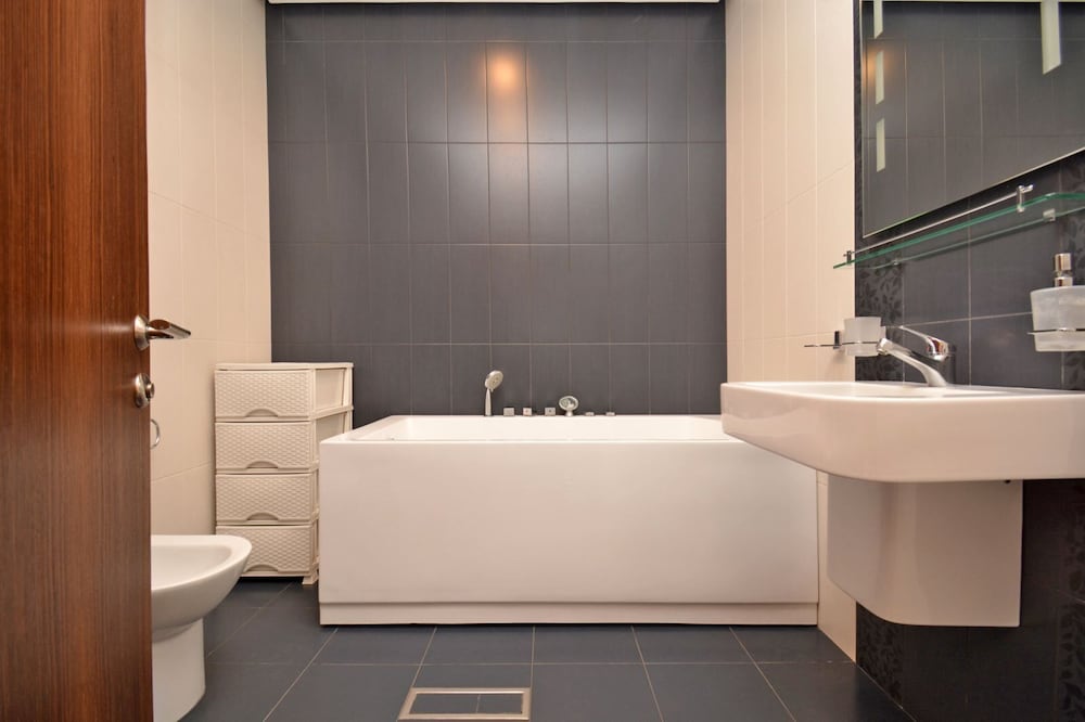 Apartment by Luxe Group DI888