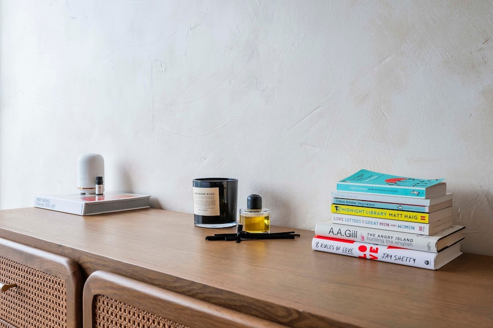 Long Term Stay- Notting Hill by Out of Office Lifestyle