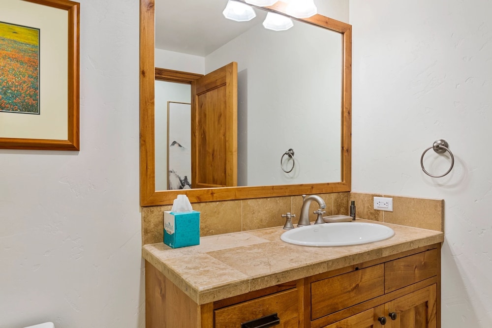 Shooting Star Lodge at Deer Valley Resort - Three Bedroom Residence #206 3 Condo