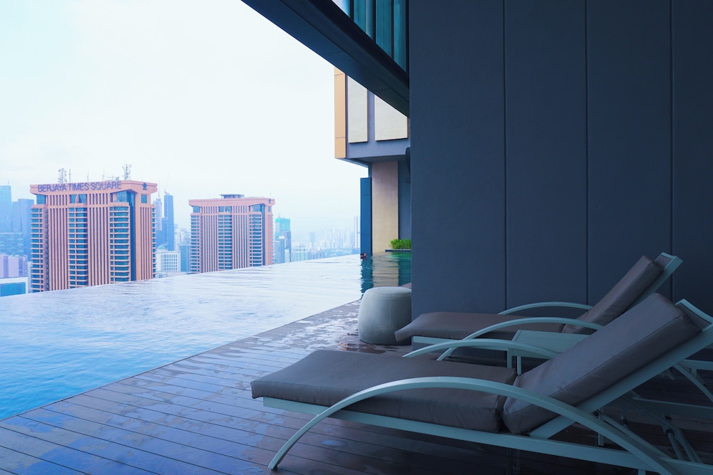Harmony Luxury Suites At Lucentia BBCC