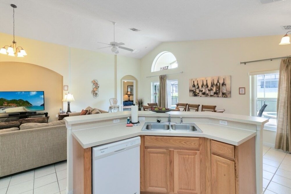 Gated 4 Bed With Pool And Spa Close To Disney 4 Bedroom Villa