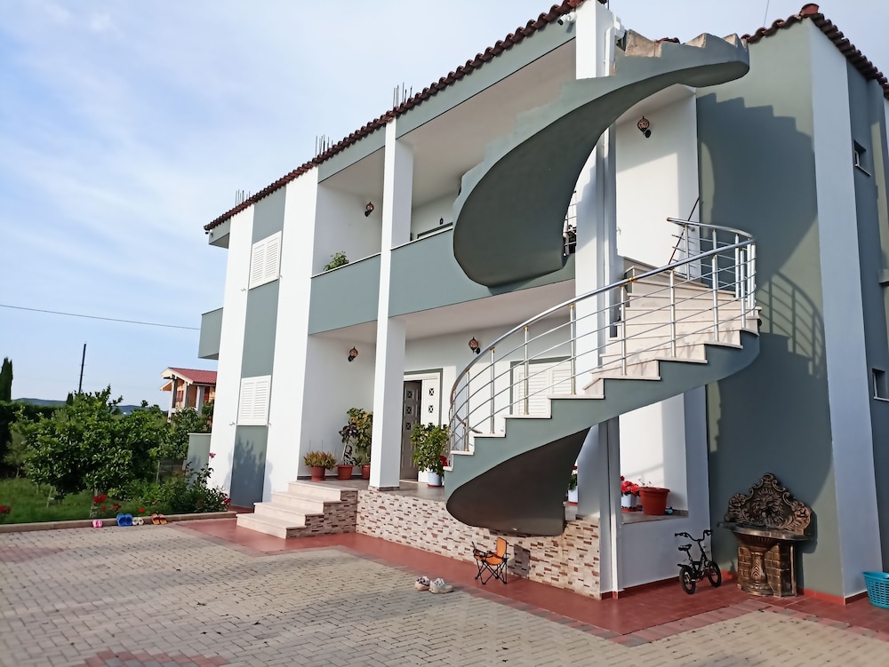 Studio Apartment Hamallaj Beach