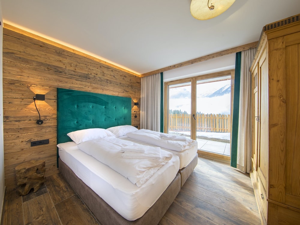 Luxury Chalet with 2 Bathrooms near Small Slope