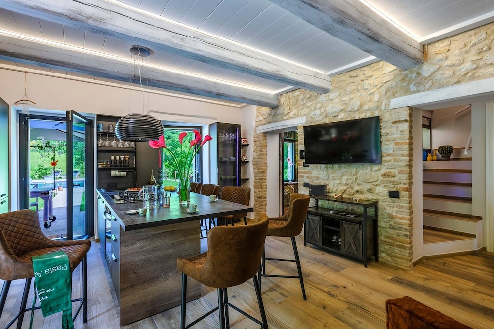 Casalino Galassi 4 2 by Marche Holiday Villas