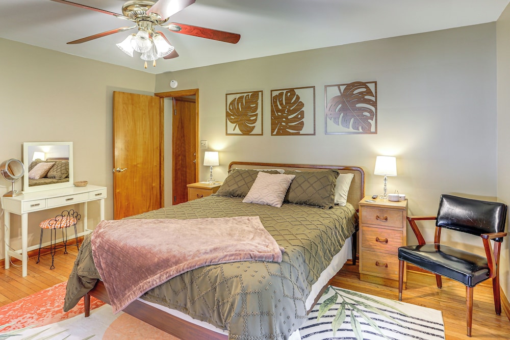 < 1 Mi to Dtwn Tiffin: Home w/ Outdoor Space!