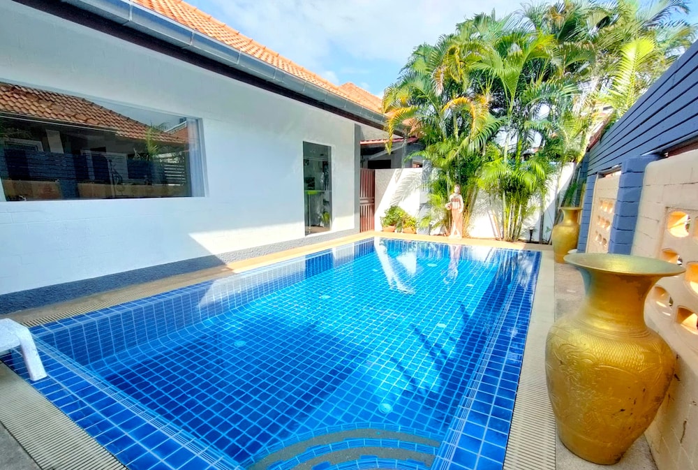 Corner Villa - Pattaya holiday House Walking Street