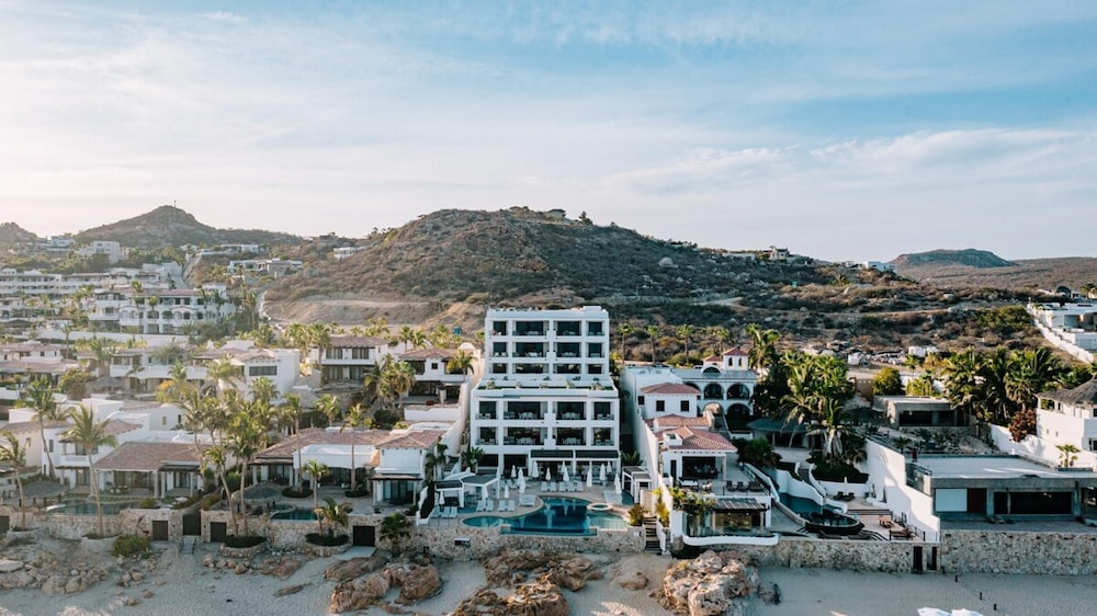Oceanview 2BD Residence With a Spacious Terrace