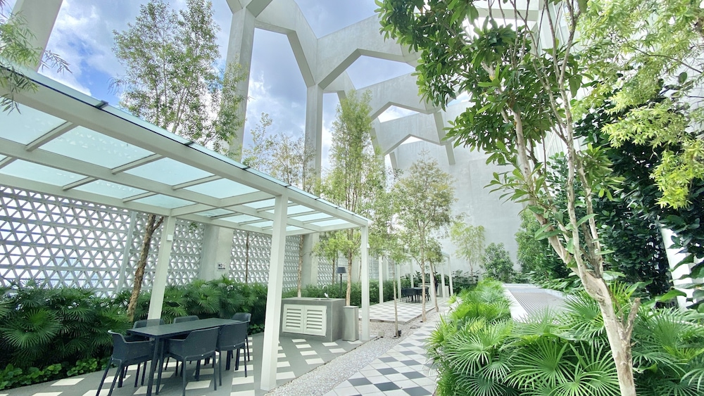 UNA Serviced Apartment by Manatidur