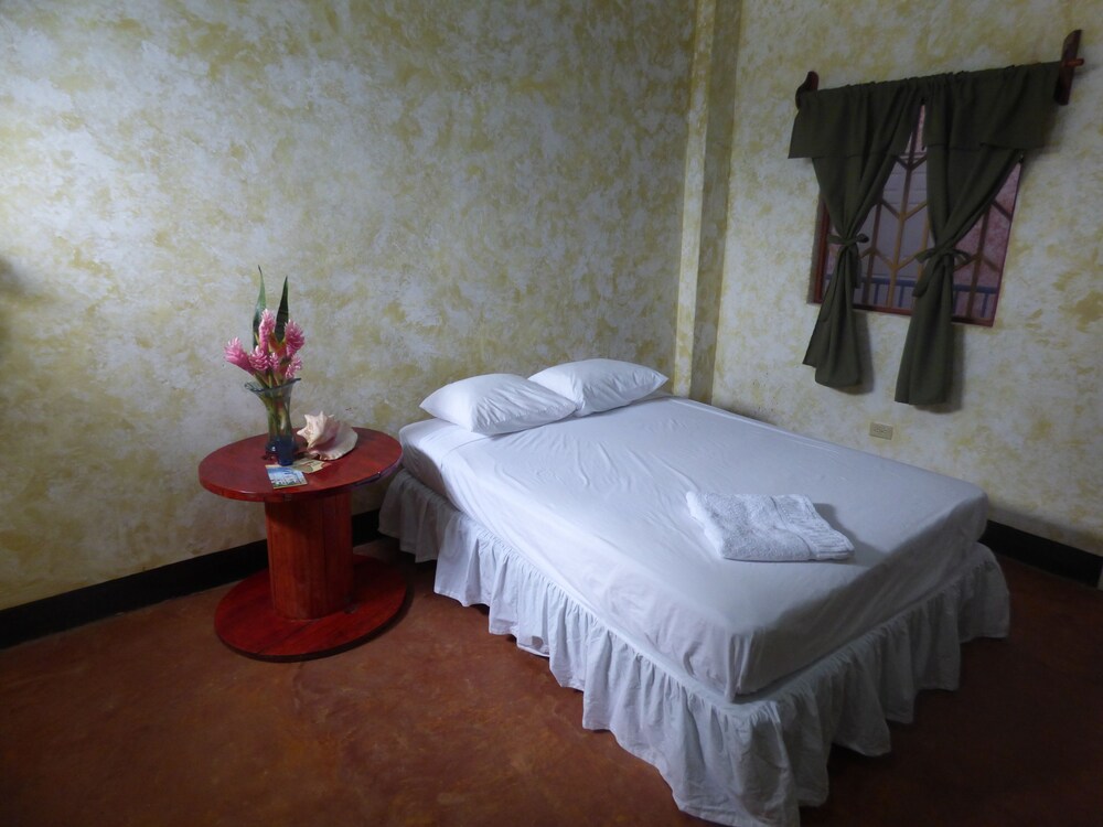 Granada Vacations - Hostal Surfing Donkey At The Lake - Hostel - Property Image 17