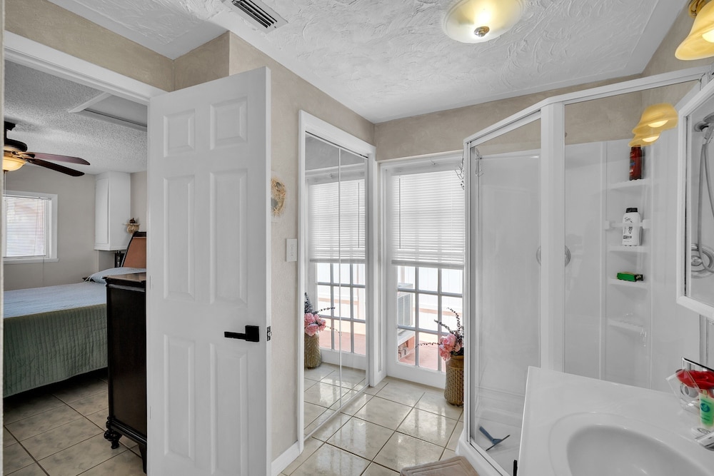 Waterfront Escape With Private Pool & Gulf Access 3 Bedroom Home