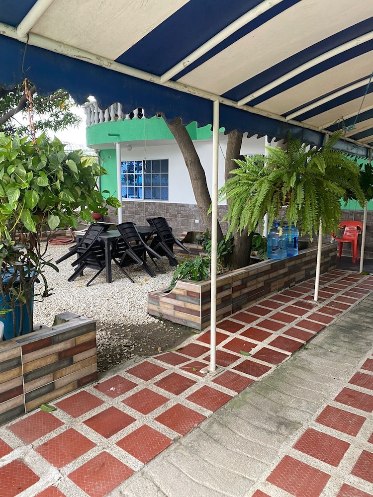 Hostal ISABELLA