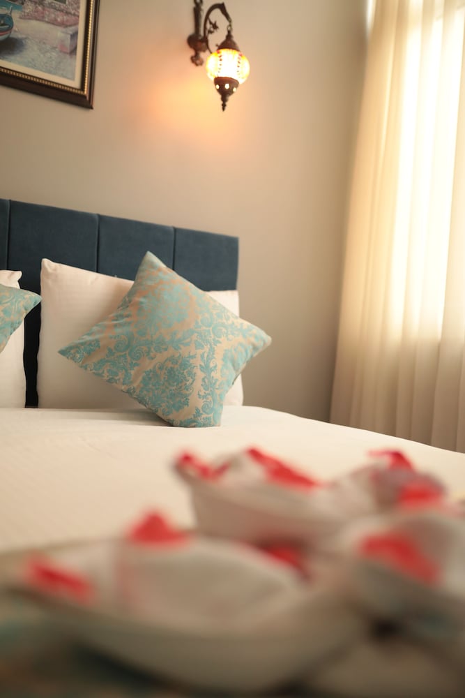 White Pearl Apart - Image 28