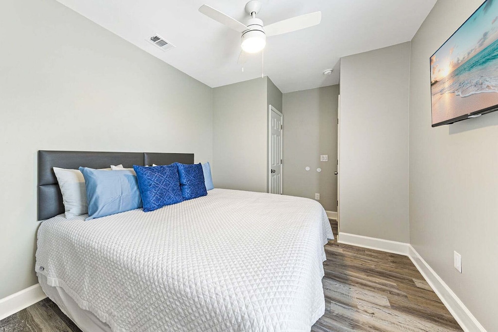 Coastal Dreams 1308 5 Bedroom Home