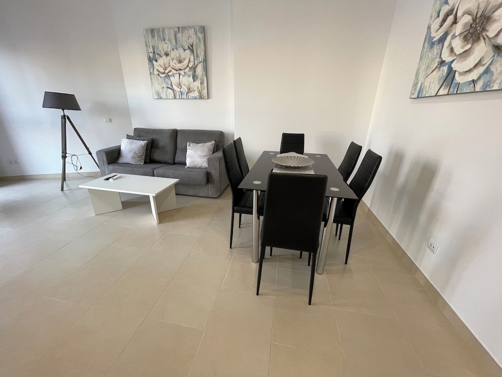 Apartamentos Royal Suites by Croma