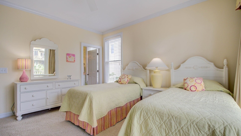 Come Seek A Higher Porpoise! 6 Bedroom Home by Peace Vacations view 4