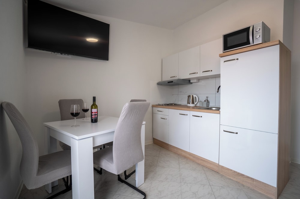 Apartments Najam Skundric