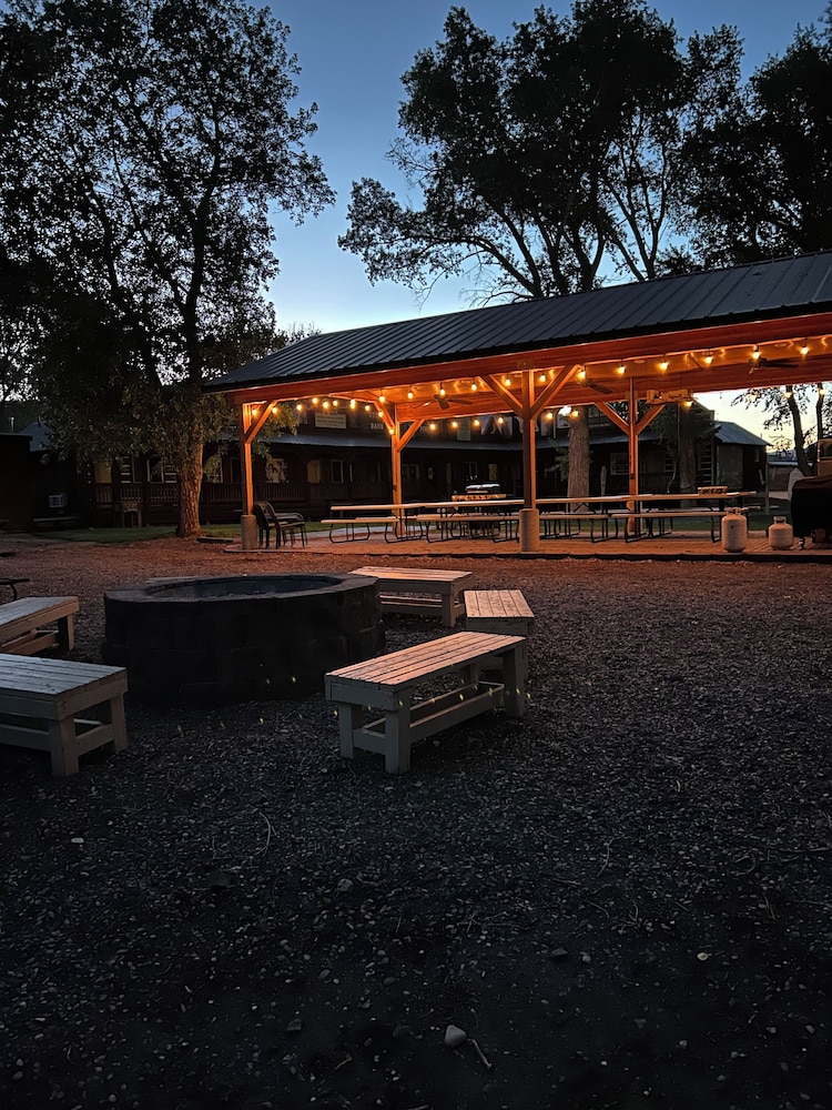 Moore's Old Pine Inn