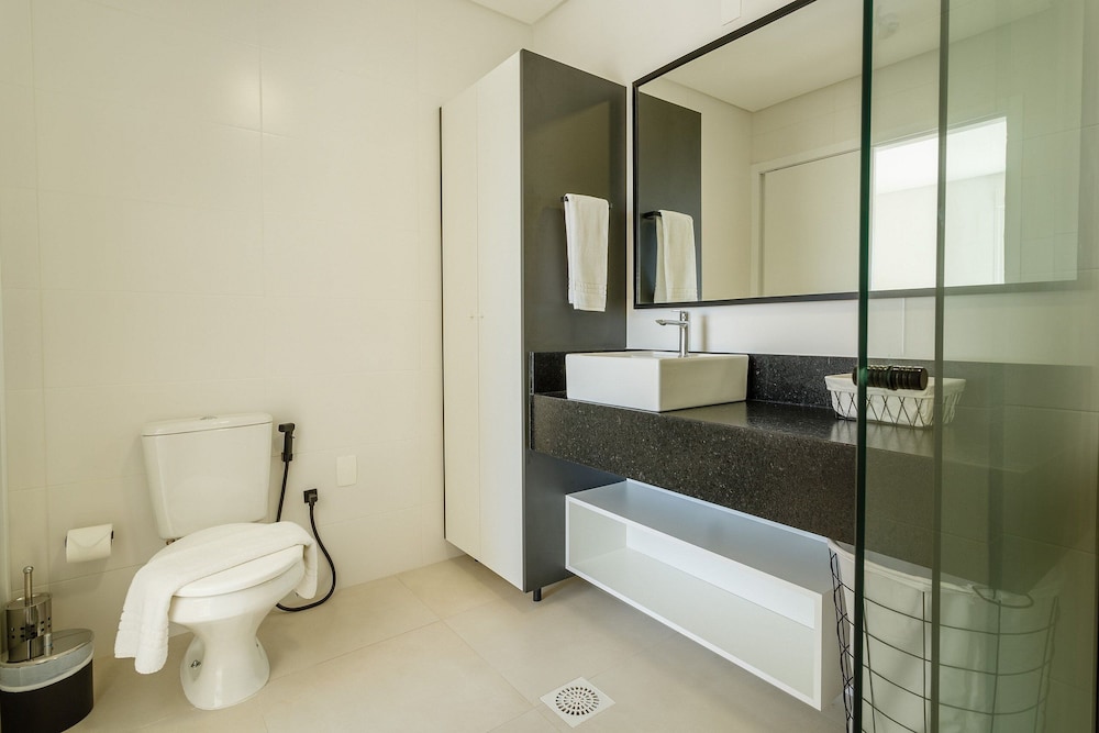 Apartment in the Center With Pool Rri103