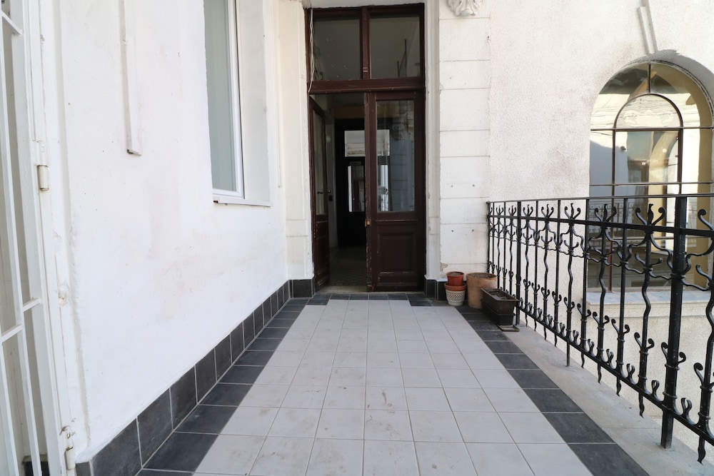 Real Apartments Revay