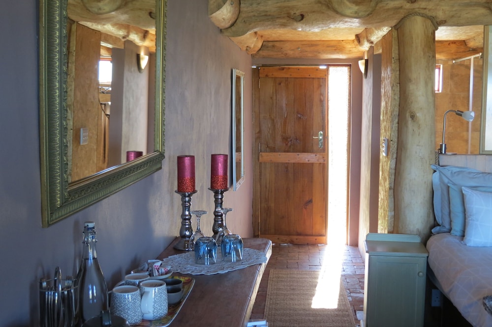 T'Niqua Stable Inn