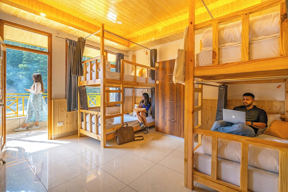 The Social Stays Kasol