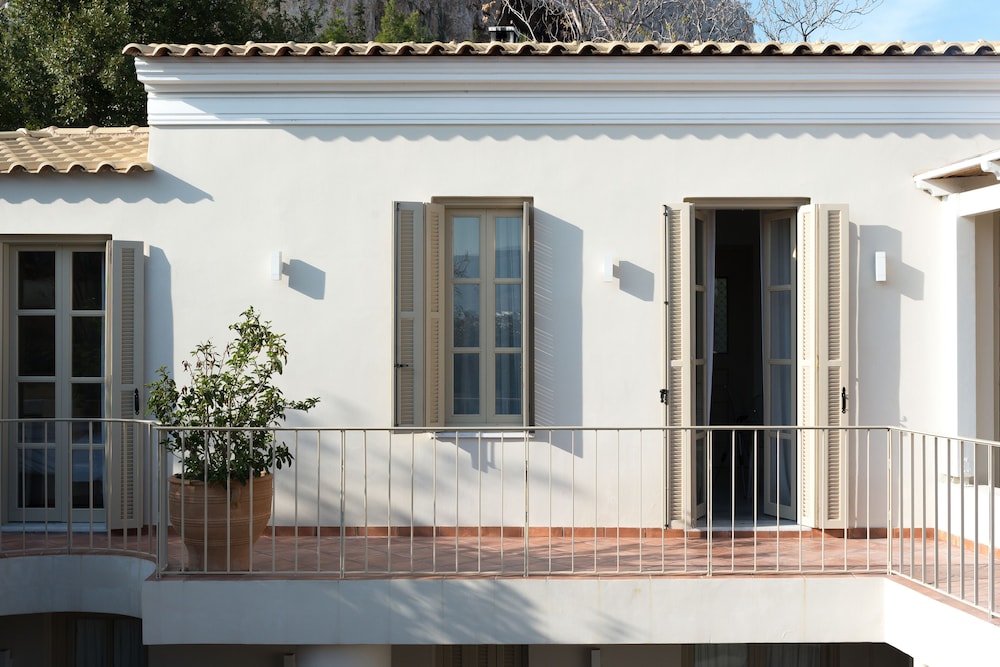 Acropolis Suites