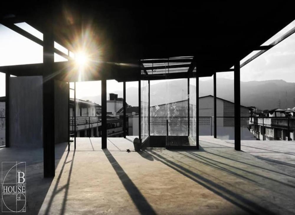 B Arch House