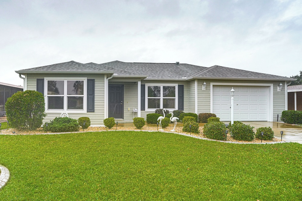 1 Mi to Spanish Springs Square: The Villages Home!