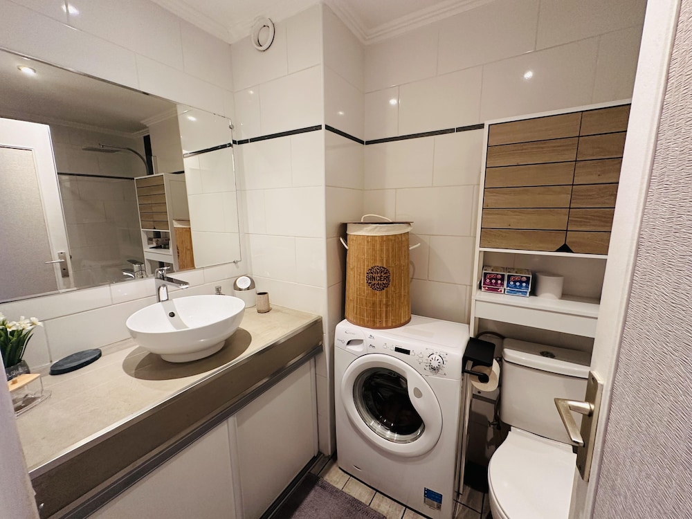 Studio With a Shared Pool Near the Beaches - 2244