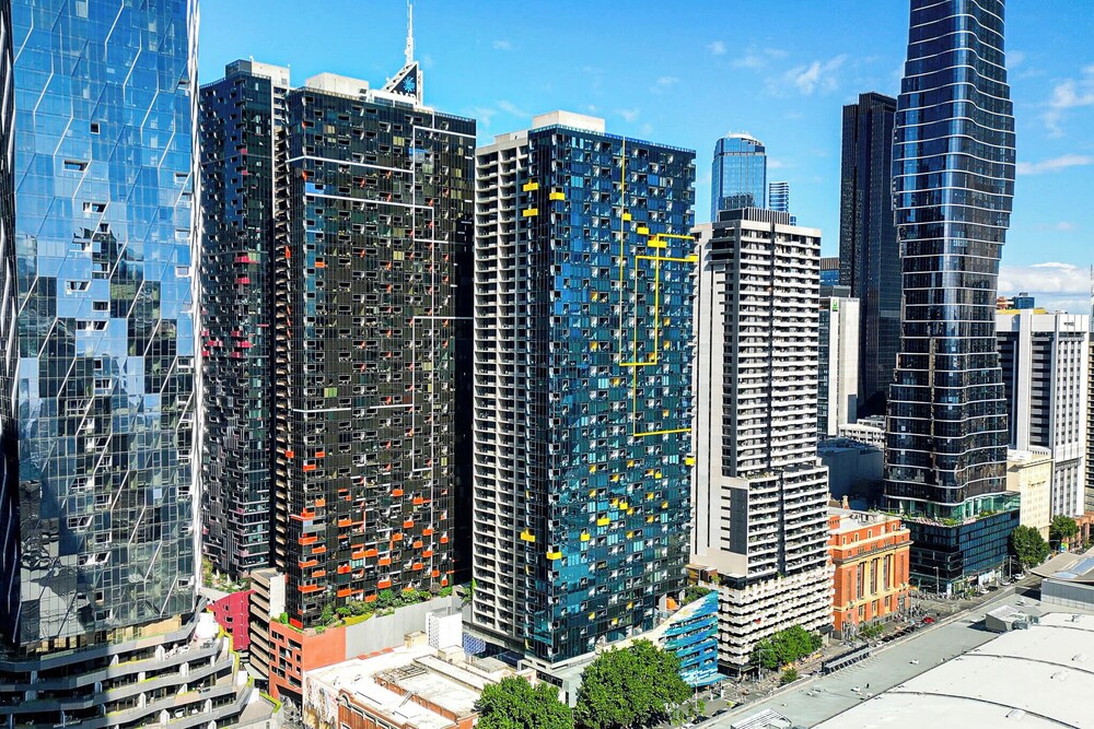 StayAU Leisure 2BR Modern CBD Apt