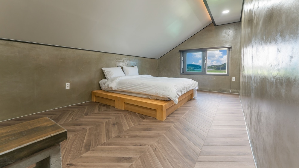 Taean Aloha Oe Pet Pool Villa