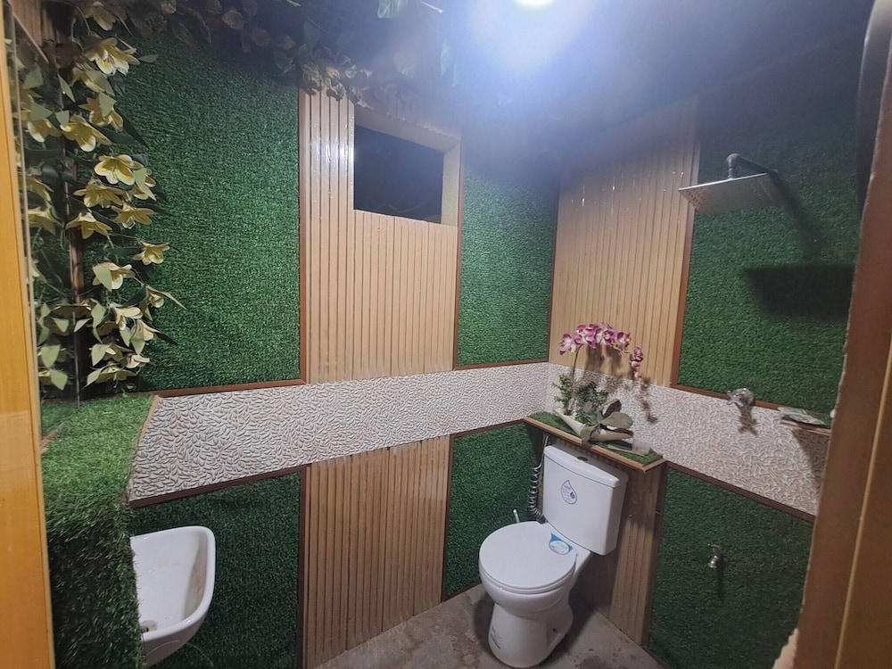 Tribal Bliss Private Resort in Lipa Batangas, a Privat Guest Room With Pool