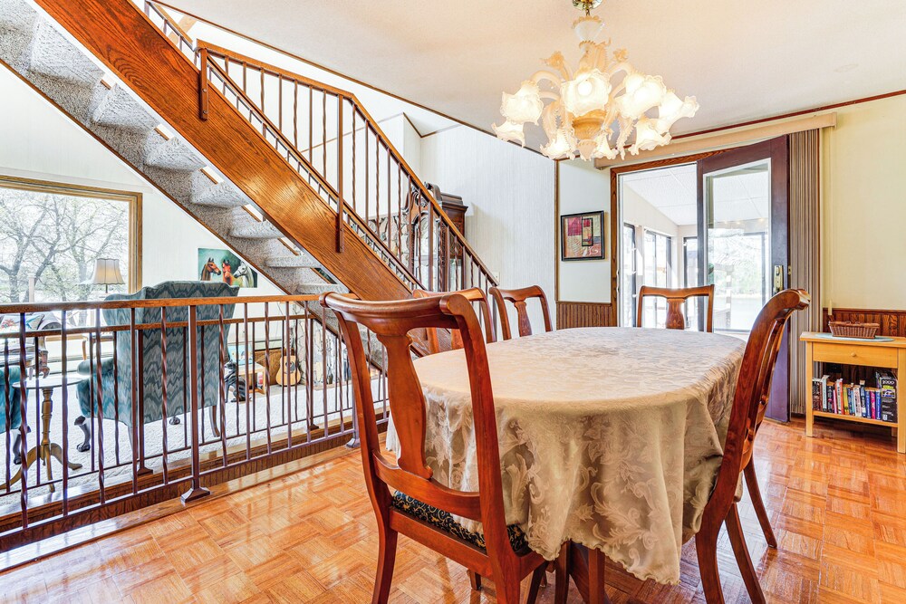 'love Lake Retreat w/ Hot Tub in New Richmond!